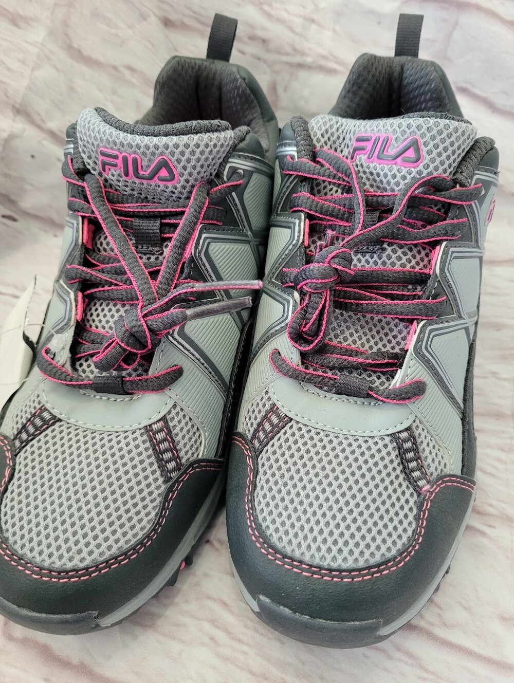 FILA At Peake Gray And Pink Women's Size 7.5 Sneakers NWT